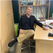 Erfahrener Nachhilfelehrer für Englisch, Geschichte und Deutsch. Examen und nötige Einfühlungsvermögen und Geduld sind vorhanden